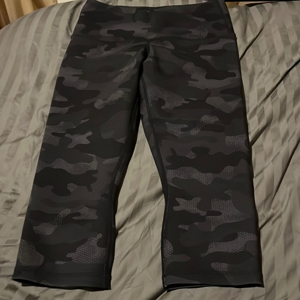 COPY - Reversible capris